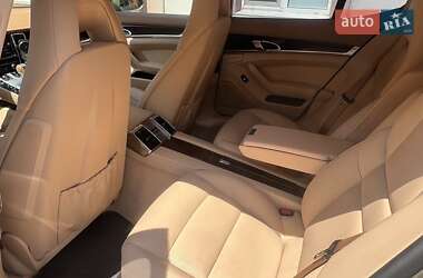 Фастбэк Porsche Panamera 2012 в 