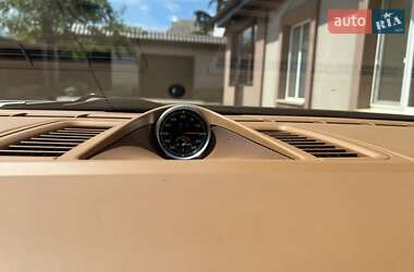 Фастбэк Porsche Panamera 2012 в 