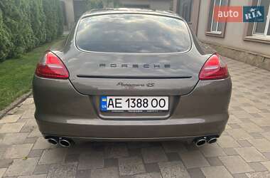 Фастбэк Porsche Panamera 2012 в 