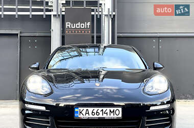 Фастбэк Porsche Panamera 2013 в 