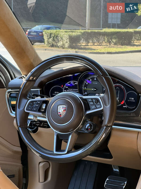 Универсал Porsche Panamera 2018 в Киеве