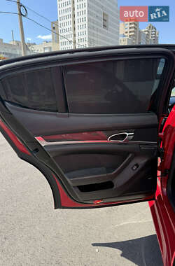 Фастбэк Porsche Panamera 2013 в 