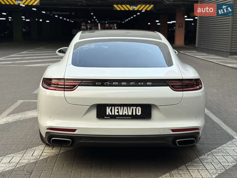 Фастбек Porsche Panamera 2018 в Києві