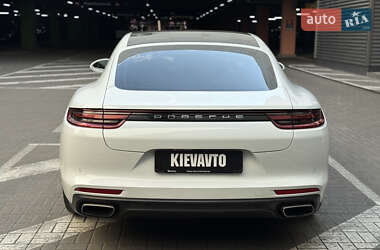 Фастбек Porsche Panamera 2018 в 