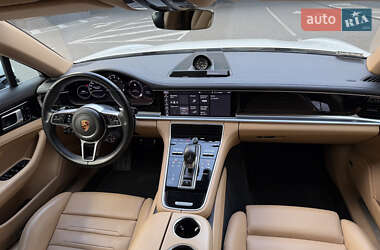 Фастбек Porsche Panamera 2018 в 