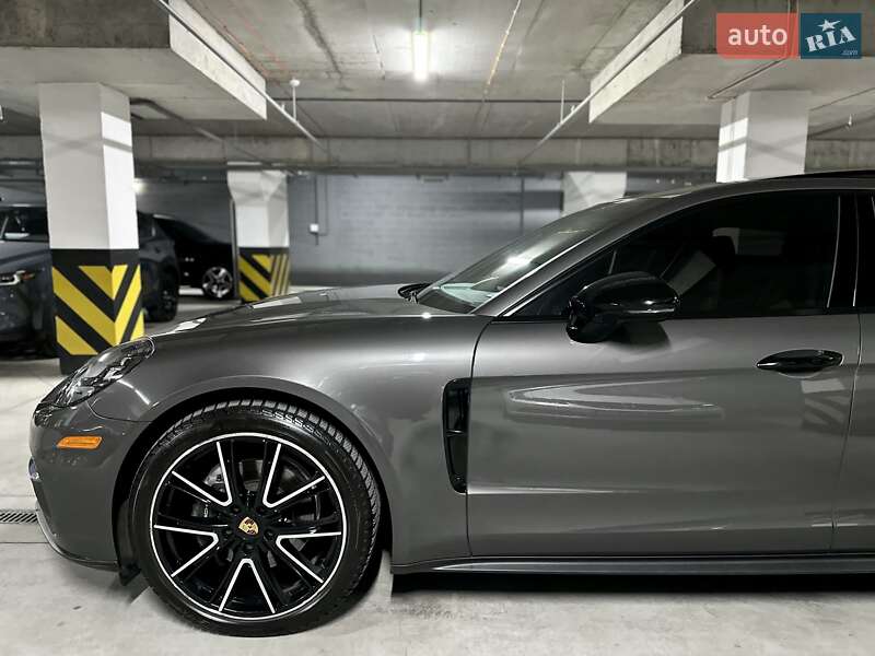 Фастбэк Porsche Panamera 2018 в Днепре