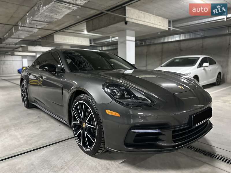 Фастбэк Porsche Panamera 2018 в Днепре