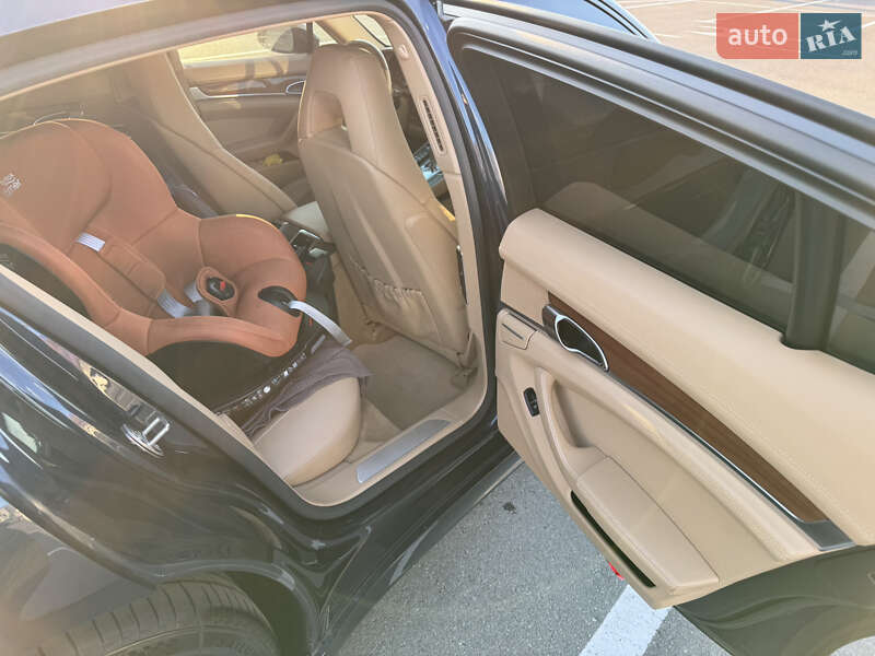 Фастбэк Porsche Panamera 2013 в Киеве