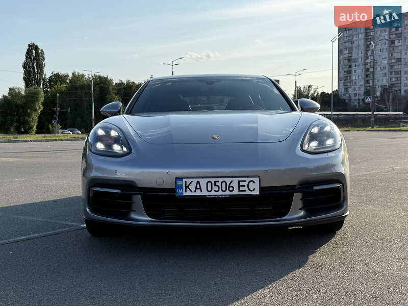 Фастбэк Porsche Panamera 2020 в Киеве