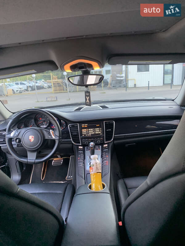 Фастбэк Porsche Panamera 2011 в Виннице