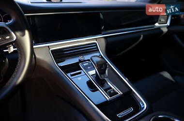 Фастбэк Porsche Panamera 2019 в 