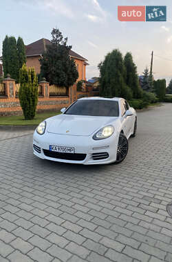 Фастбэк Porsche Panamera 2015 в 