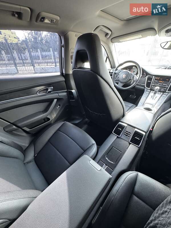 Фастбэк Porsche Panamera 2012 в Одессе фото 30 Фастбэк Porsche Panamera 2012 в Одессе