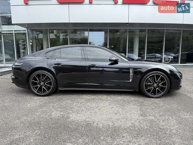 Фастбэк Porsche Panamera 2022 в Днепре