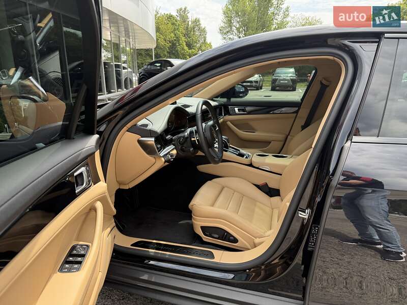 Фастбэк Porsche Panamera 2022 в Днепре