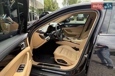 Фастбэк Porsche Panamera 2022 в 