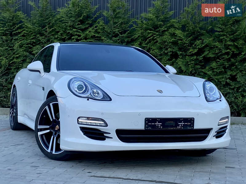Фастбэк Porsche Panamera 2012 в Днепре
