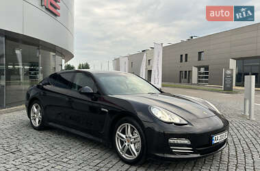 Фастбэк Porsche Panamera 2011 в 