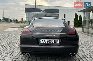 Фастбэк Porsche Panamera 2011 в 