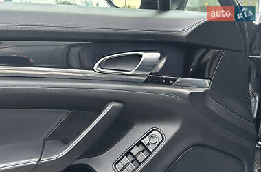 Фастбэк Porsche Panamera 2011 в 