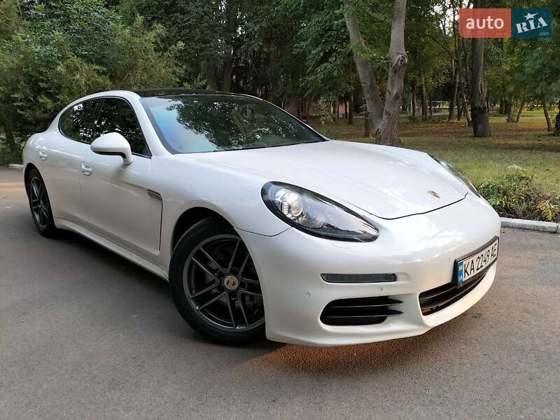Фастбэк Porsche Panamera 2013 в Бершади
