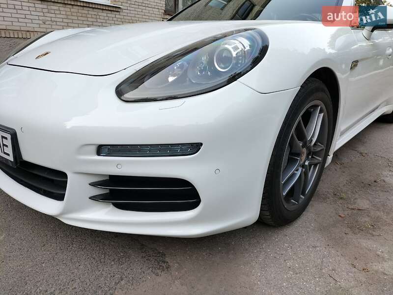 Фастбэк Porsche Panamera 2013 в Бершади