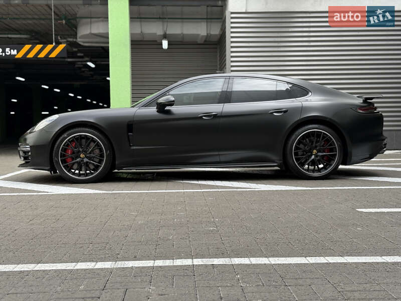 Фастбэк Porsche Panamera 2017 в Киеве
