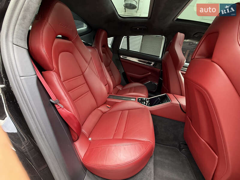 Фастбэк Porsche Panamera 2017 в Киеве
