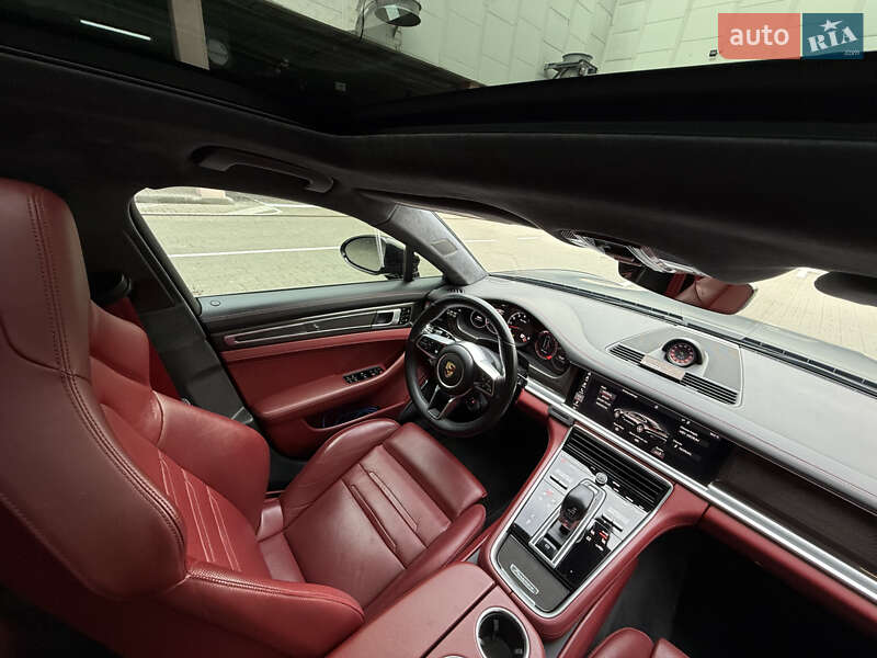 Фастбэк Porsche Panamera 2017 в Киеве