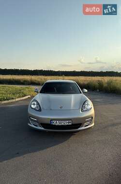 Фастбэк Porsche Panamera 2012 в Виннице