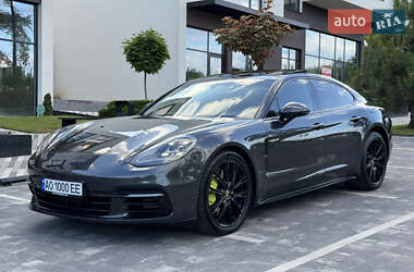 Фастбэк Porsche Panamera 2017 в Львове