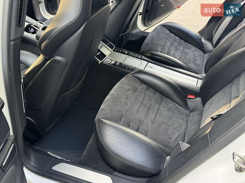 Фастбэк Porsche Panamera 2012 в Желтых Водах