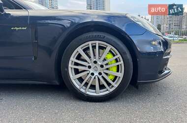Фастбек Porsche Panamera 2018 в Києві