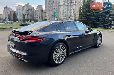 Фастбек Porsche Panamera 2018 в Києві