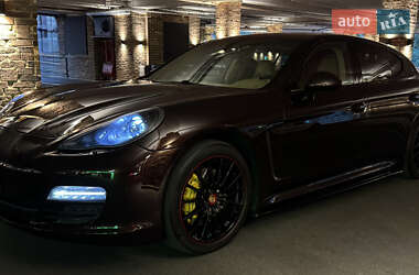 Фастбэк Porsche Panamera 2010 в 