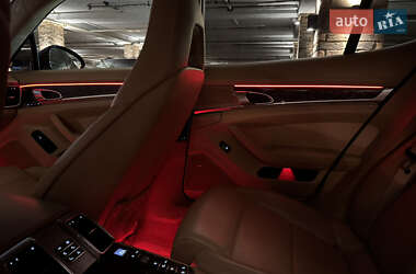 Фастбэк Porsche Panamera 2010 в 