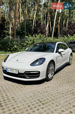Универсал Porsche Panamera 2020 в 