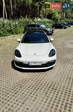 Универсал Porsche Panamera 2020 в 