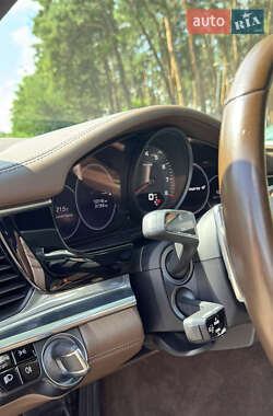 Универсал Porsche Panamera 2020 в 