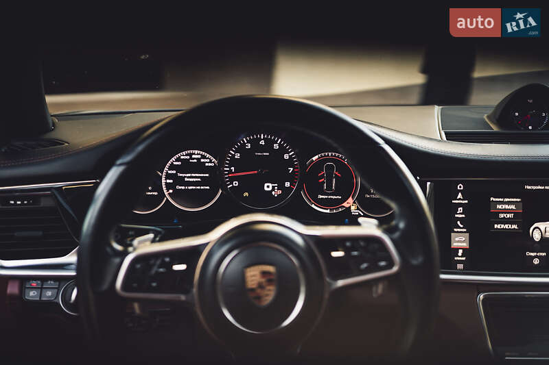 Фастбэк Porsche Panamera 2017 в Одессе