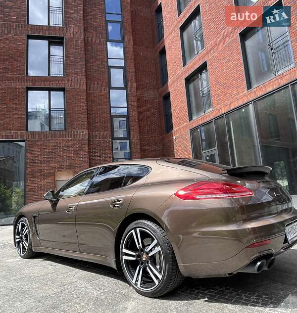 Фастбэк Porsche Panamera 2013 в Киеве фото 3 Фастбэк Porsche Panamera 2013 в Киеве