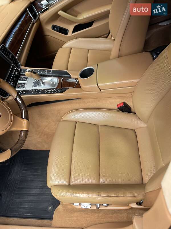 Фастбэк Porsche Panamera 2013 в Киеве фото 19 Фастбэк Porsche Panamera 2013 в Киеве