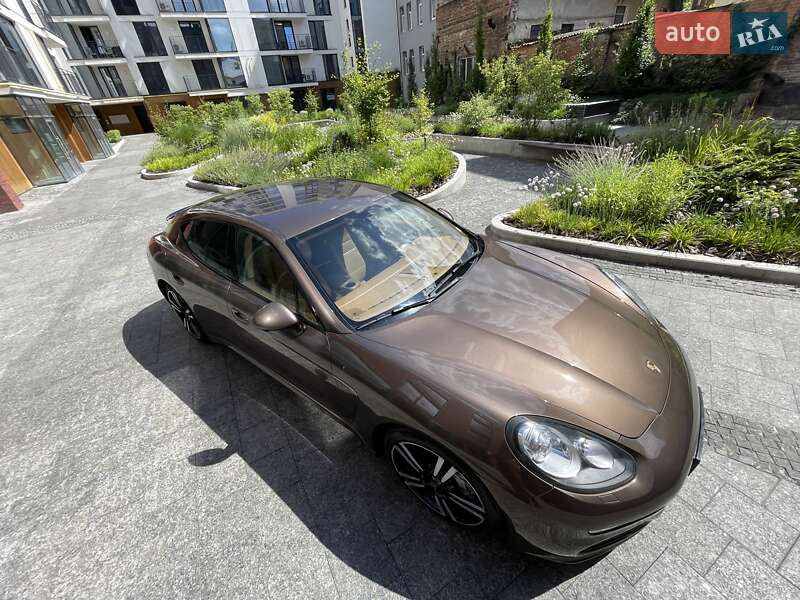 Фастбэк Porsche Panamera 2013 в Киеве фото 26 Фастбэк Porsche Panamera 2013 в Киеве