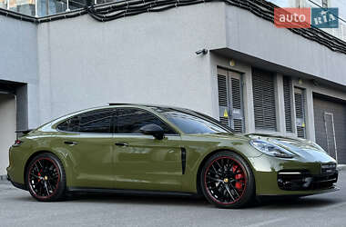 Фастбэк Porsche Panamera 2021 в 