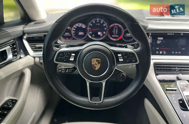 Фастбэк Porsche Panamera 2018 в 