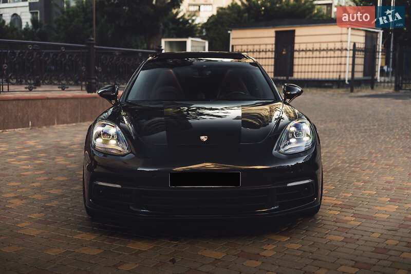 Фастбэк Porsche Panamera 2017 в Одессе