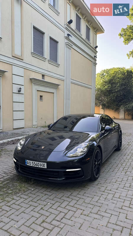 Фастбэк Porsche Panamera 2017 в Одессе
