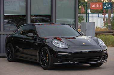 Фастбек Porsche Panamera 2014 в Одесі