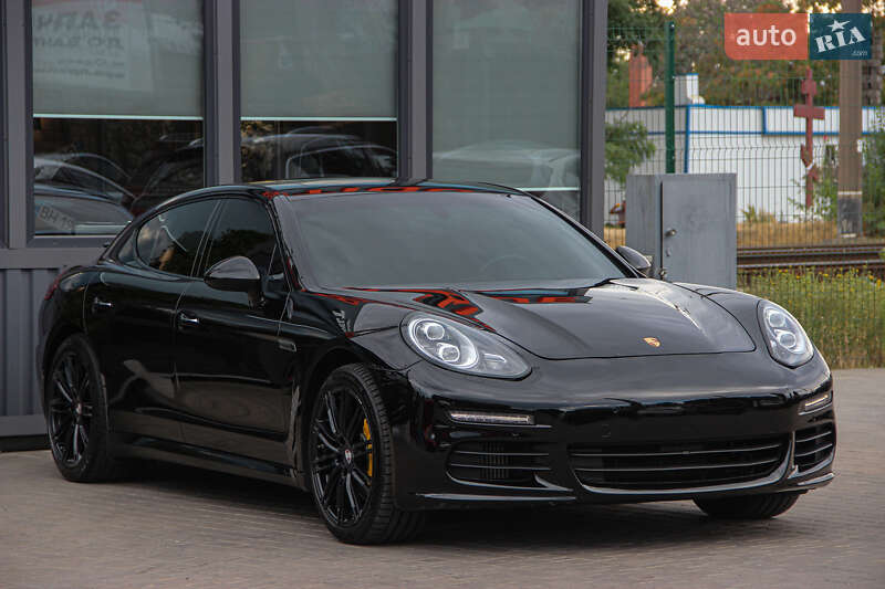 Фастбэк Porsche Panamera 2014 в Одессе