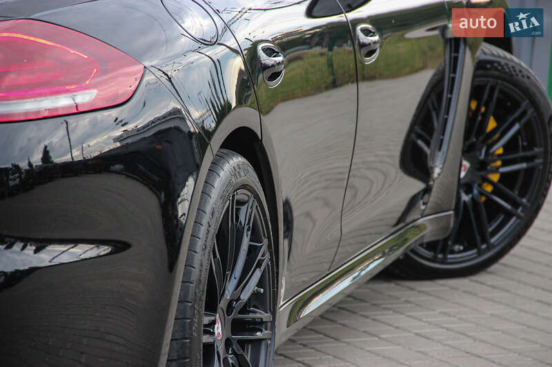 Фастбэк Porsche Panamera 2014 в Одессе